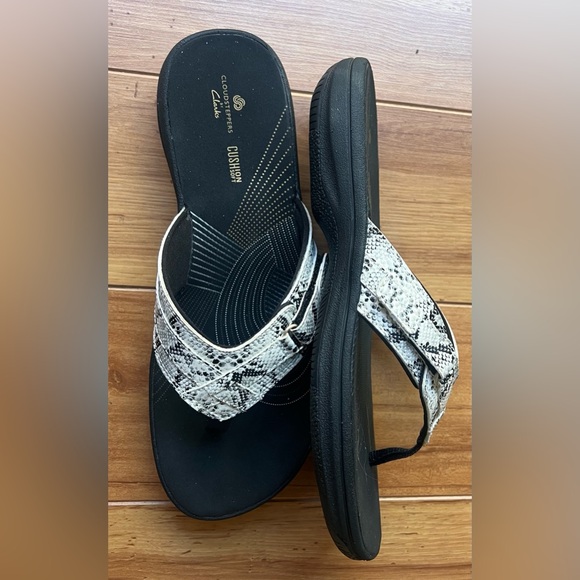 Clarks Python Sandals New In Box - Picture 2 of 6